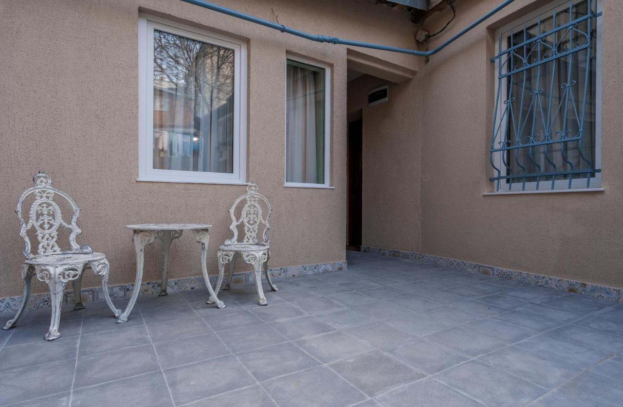Cozy Baity Tbilisi Apartment Exterior photo